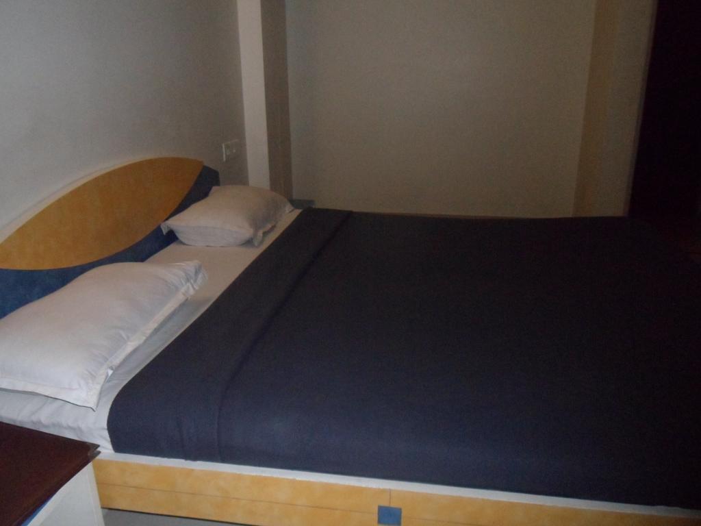 Hotel Dudawat Ahmedabad Quarto foto